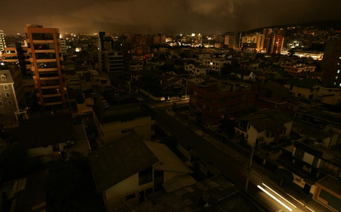 Ecuador Hit by Nationwide Blackout, Leaving 17 Million in the Dark