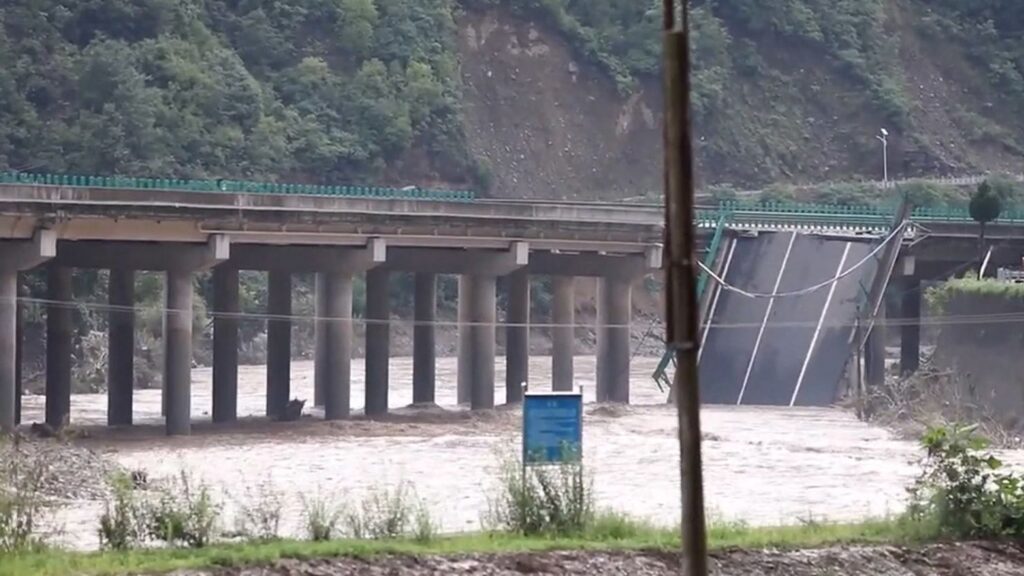 Bridge Collapse in China Claims 12 Lives: A Tragic Incident Unfolds